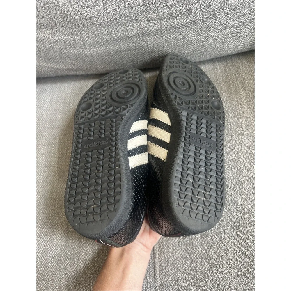 adidas smoke free